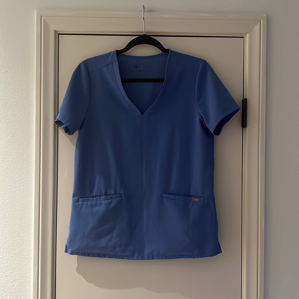 FIGS, Casma Three-Pocket Scrub Top, size small